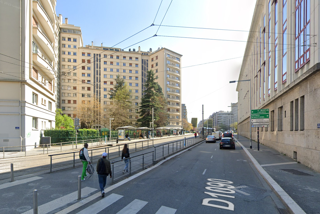  Un homme blessé d’un coup de couteau secouru à la sortie du tramway à Grenoble